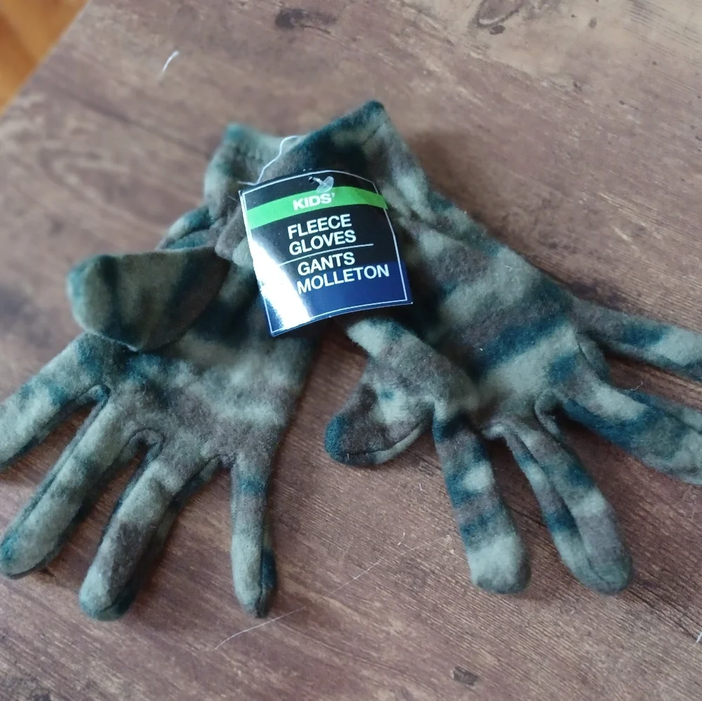 Kids fleece camo gloves